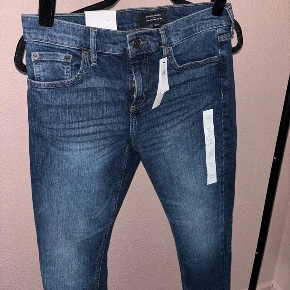 NWT Banana Republic Dark Rinse Ankle Wardrobe Basics Denim Girlfriend Jeans - Picture 3 of 5